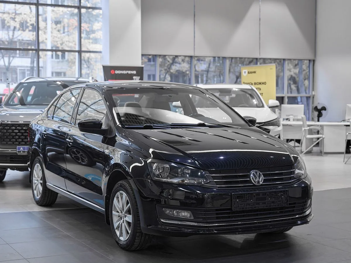 Volkswagen Polo V Рестайлинг · Highline 15-18