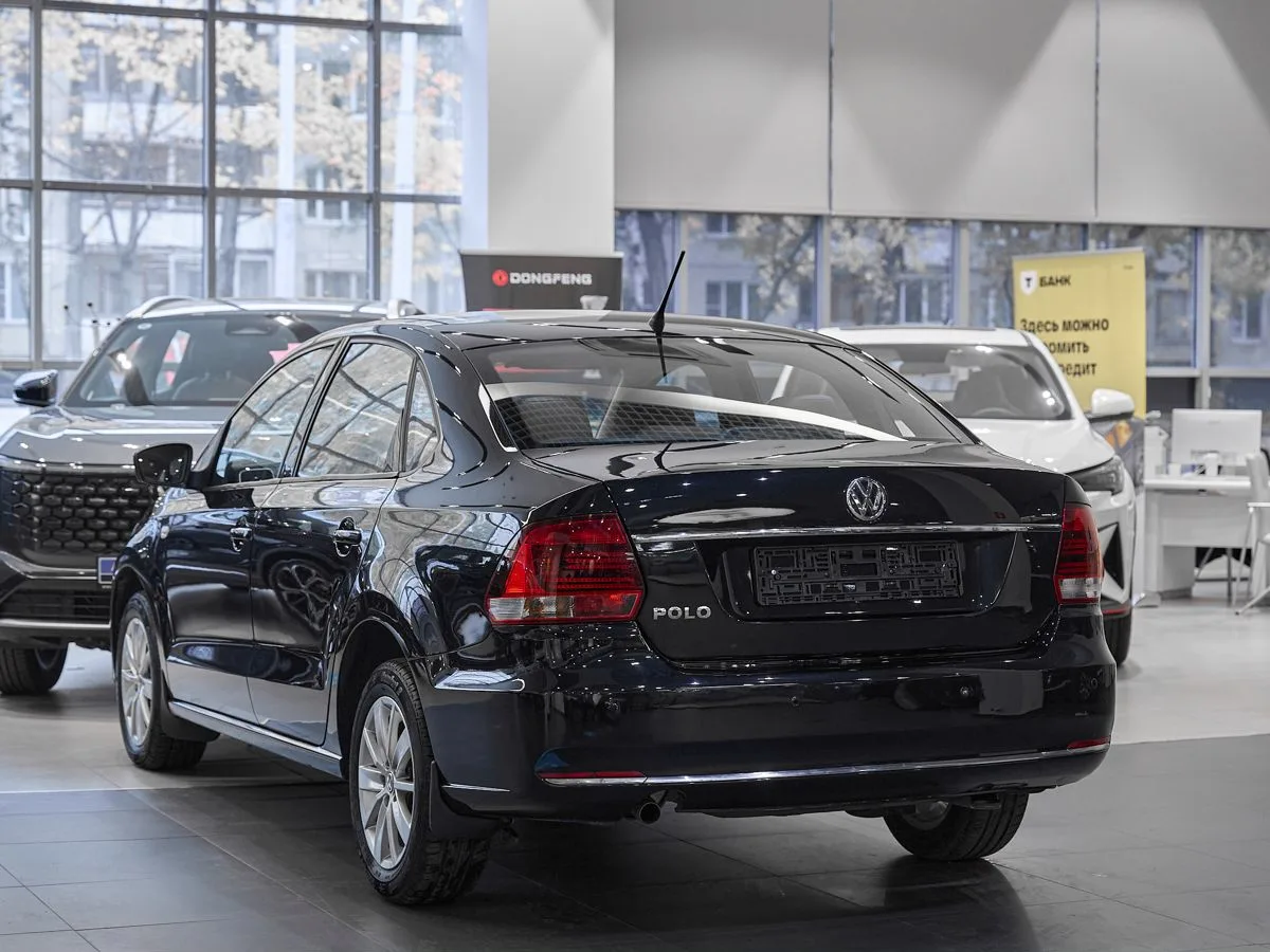 Volkswagen Polo V Рестайлинг · Highline 15-18 — фото 3