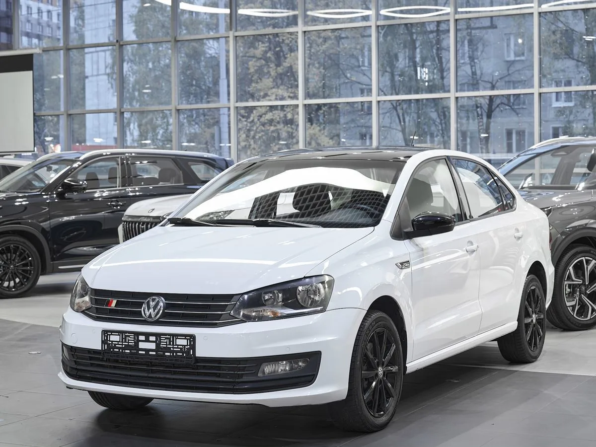 Volkswagen Polo V Рестайлинг · Highline — фото 3