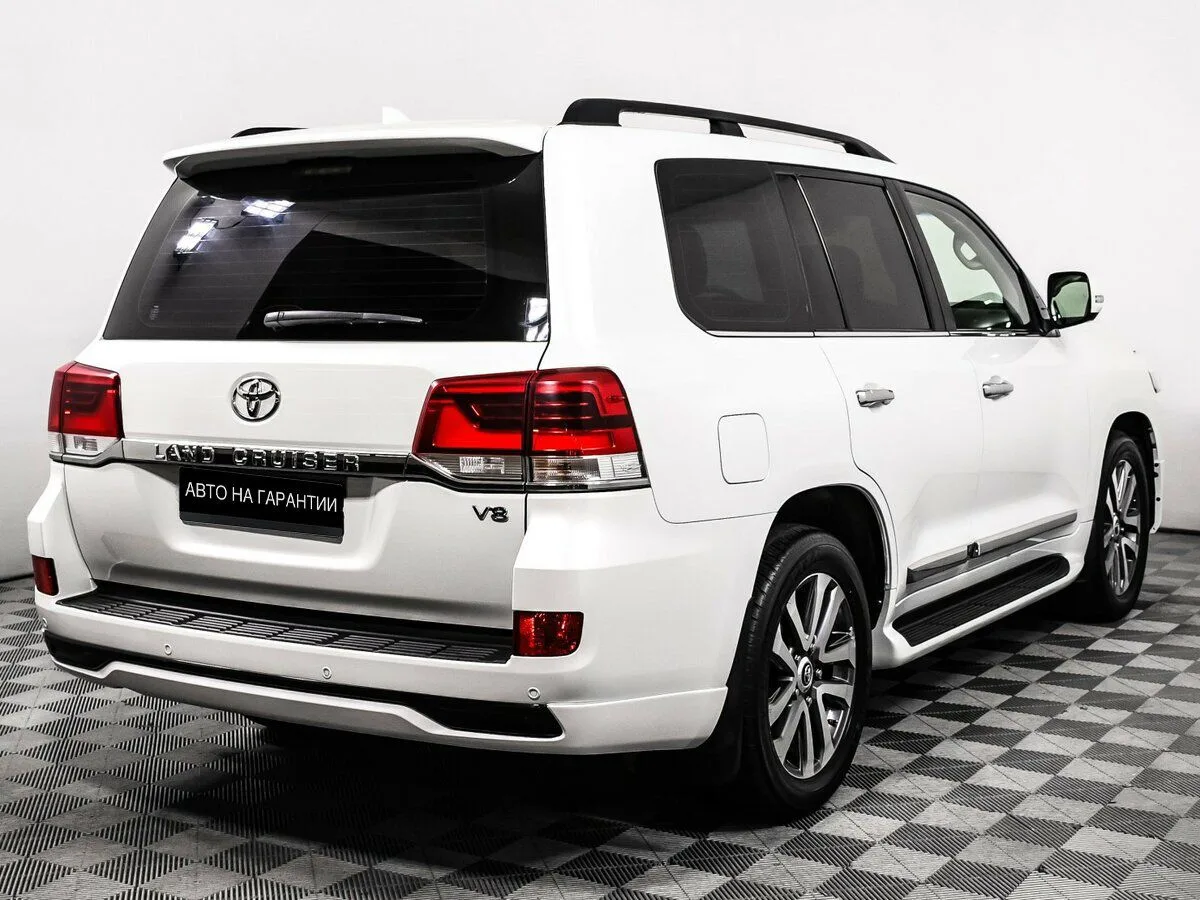 Toyota Land Cruiser 200 Series Рестайлинг 2 · Executive White — фото 3