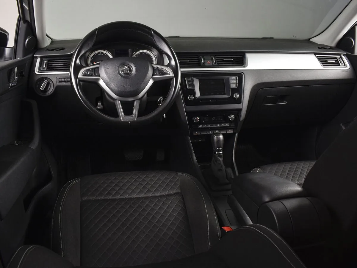 Skoda Rapid I — фото 5