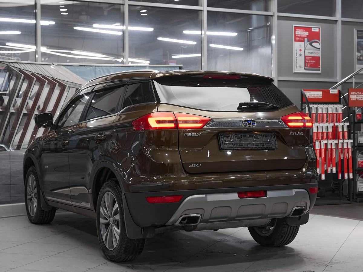 Geely Atlas I · Люкс + Yandex Auto — фото 4