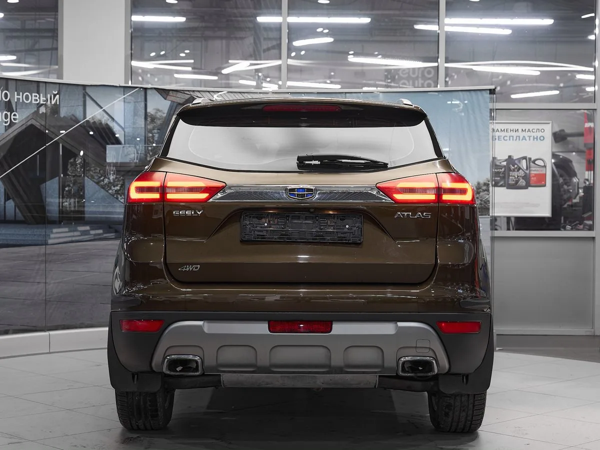 Geely Atlas I · Люкс + Yandex Auto — фото 5