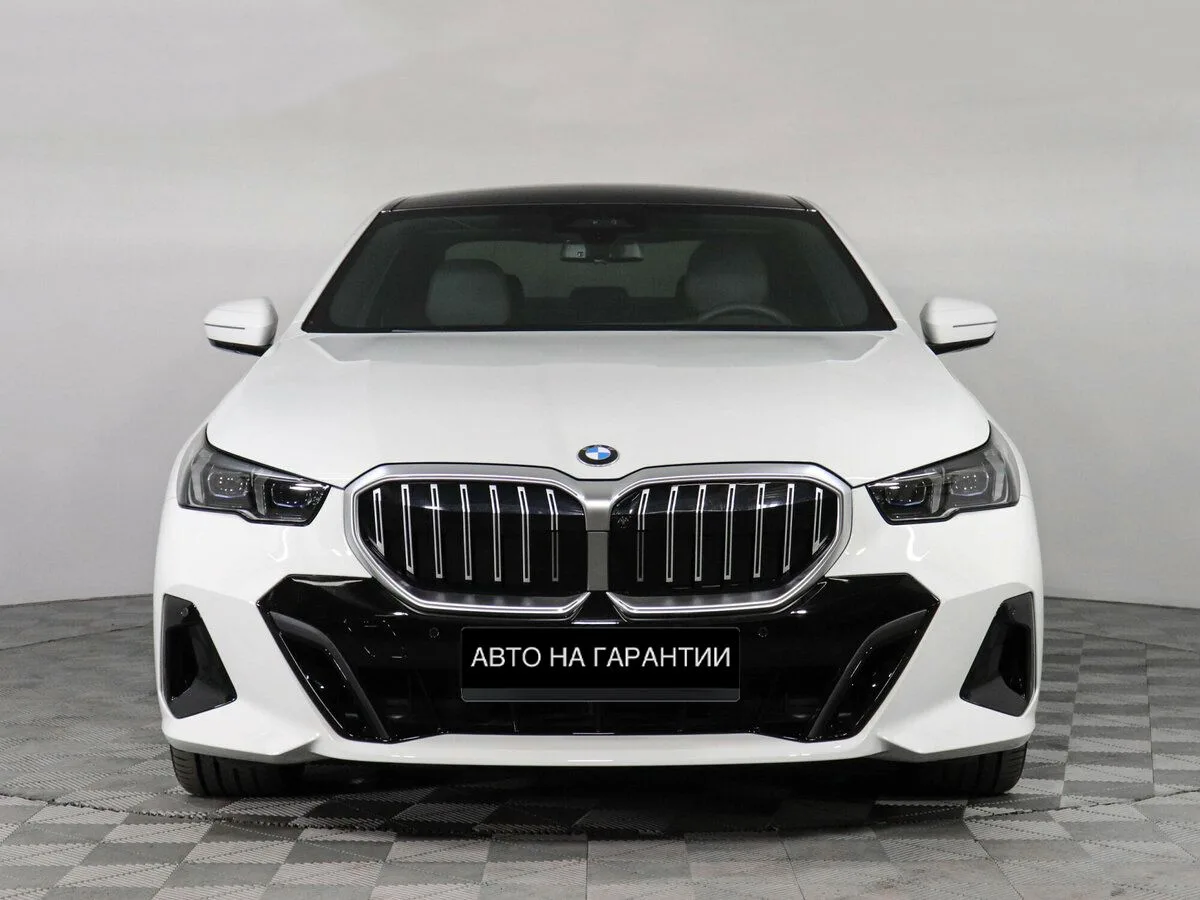 BMW 5 серии VIII (G60/G61/G68) — фото 2