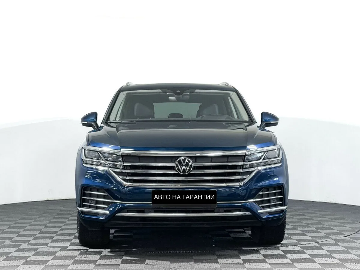 Volkswagen Touareg III — фото 2