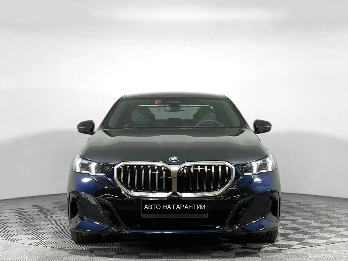 BMW 5 серии VIII (G60/G61/G68) — фото 2