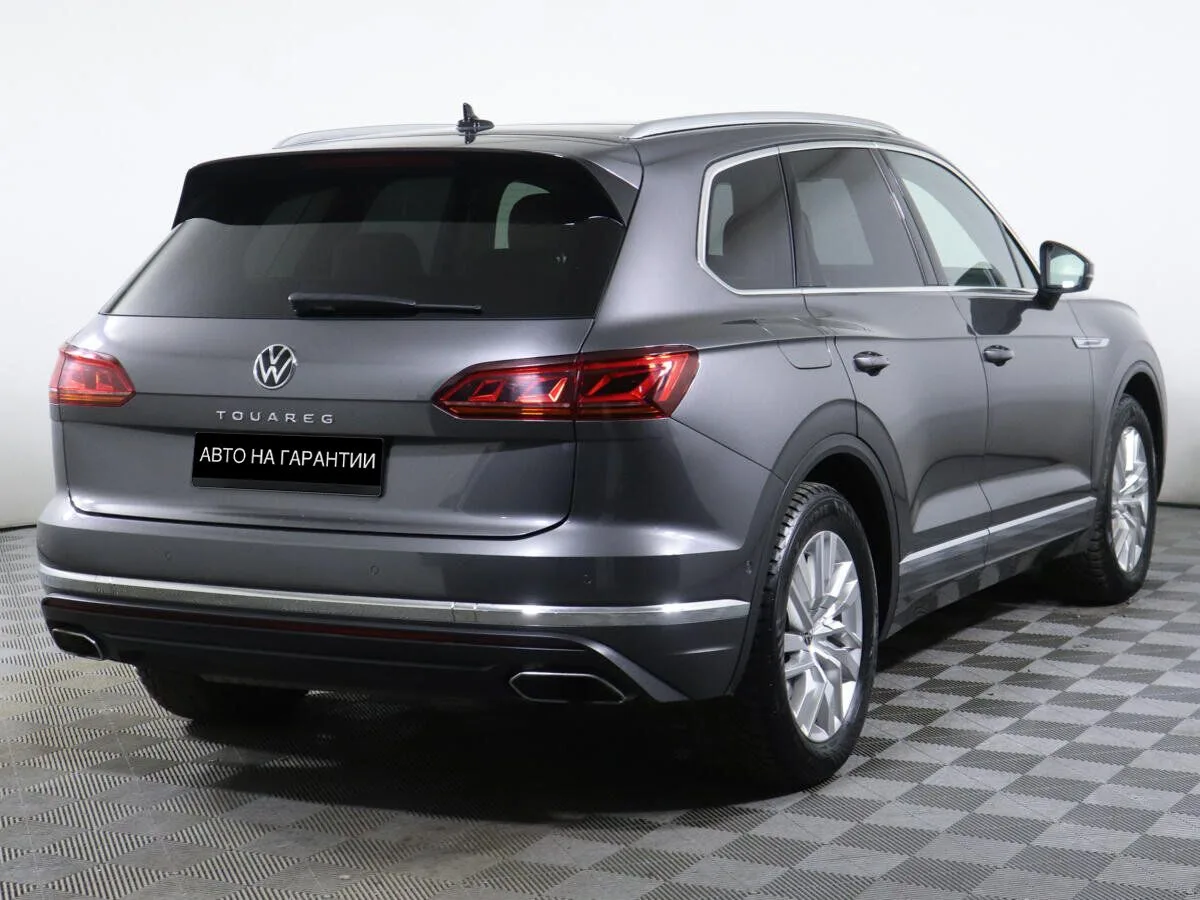 Volkswagen Touareg III — фото 3
