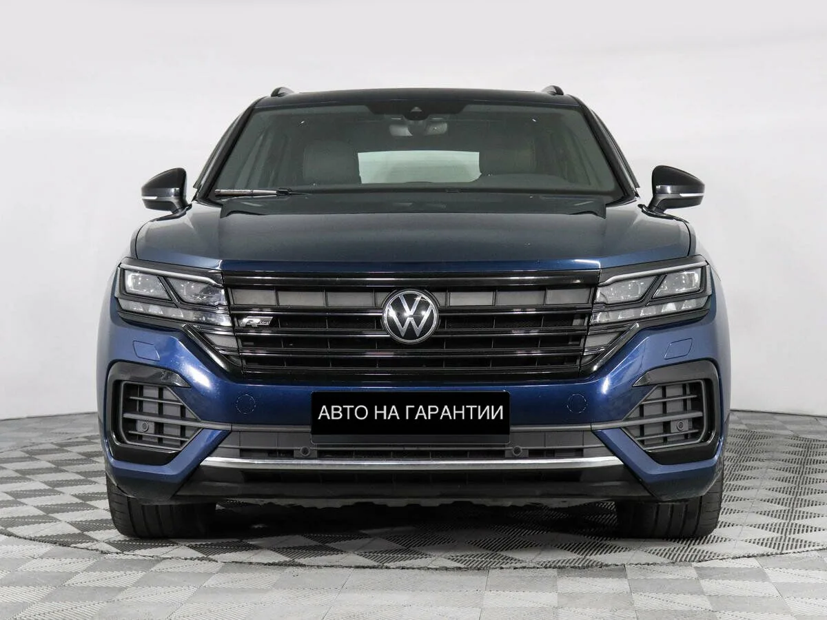 Volkswagen Touareg III — фото 2