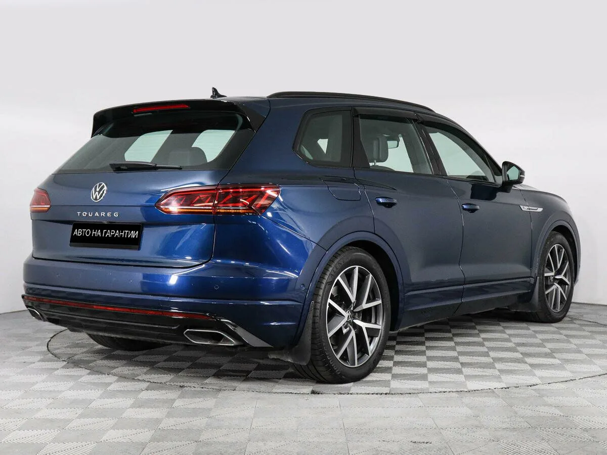 Volkswagen Touareg III — фото 3