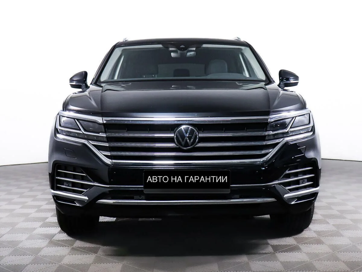 Volkswagen Touareg III — фото 2