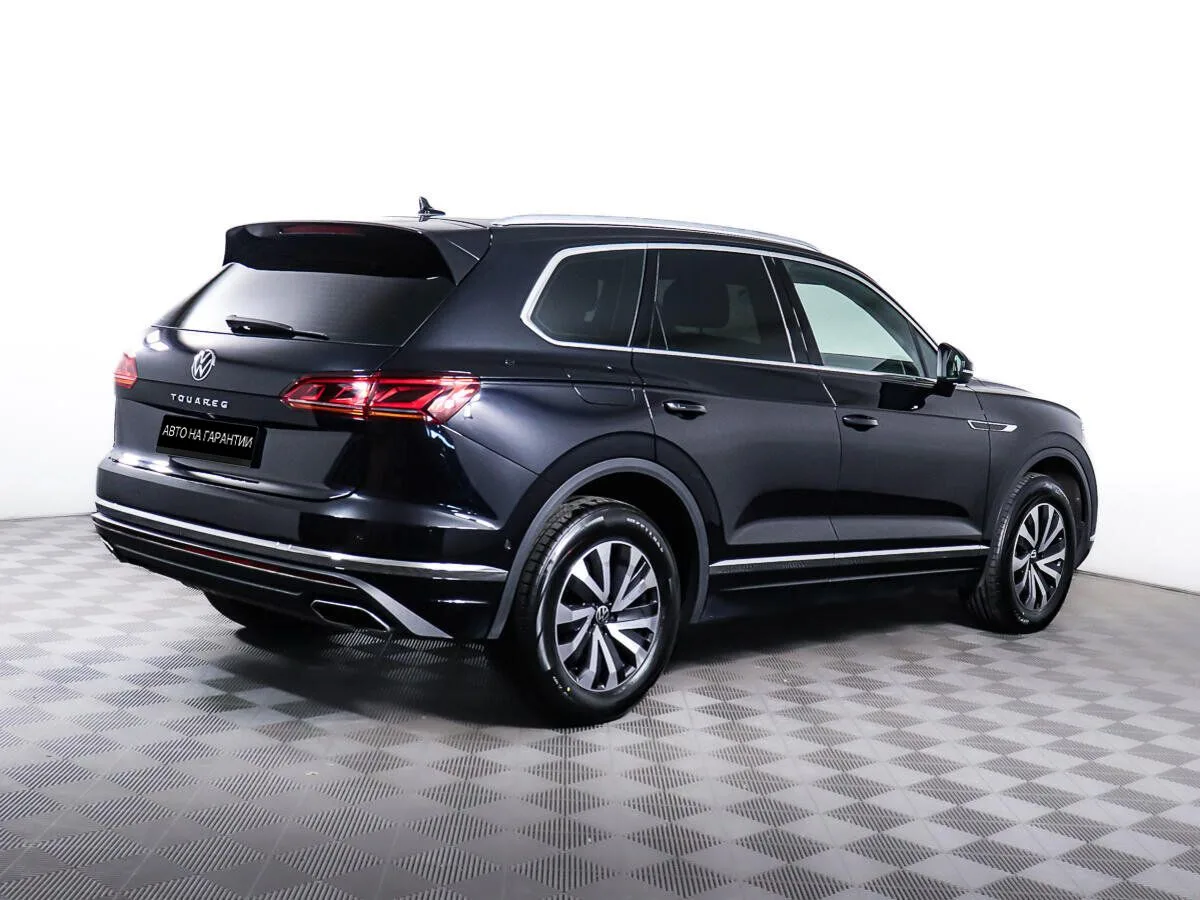 Volkswagen Touareg III — фото 3