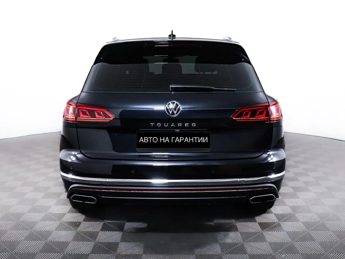 Volkswagen Touareg III — фото 4