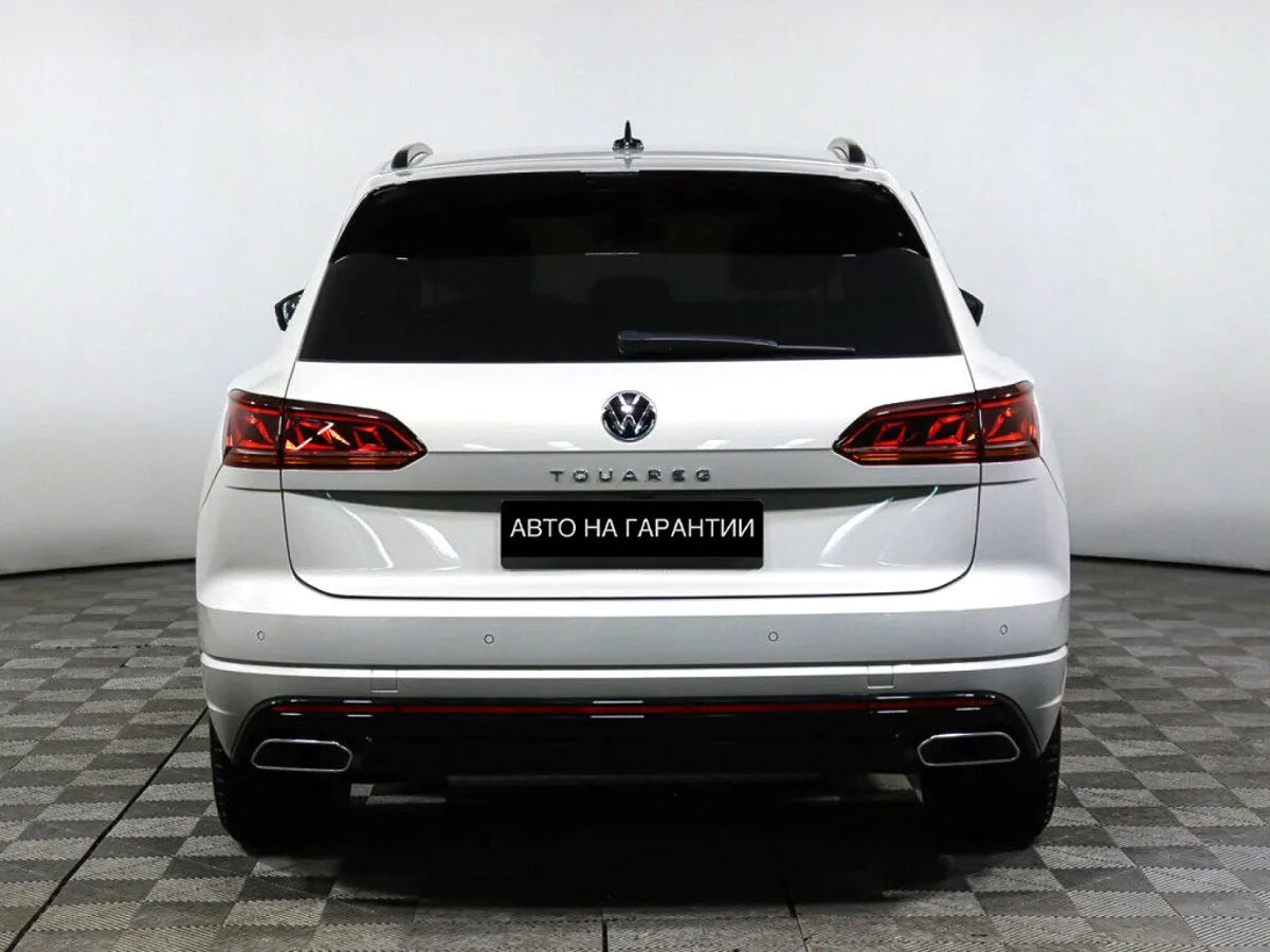 Volkswagen Touareg III — фото 4