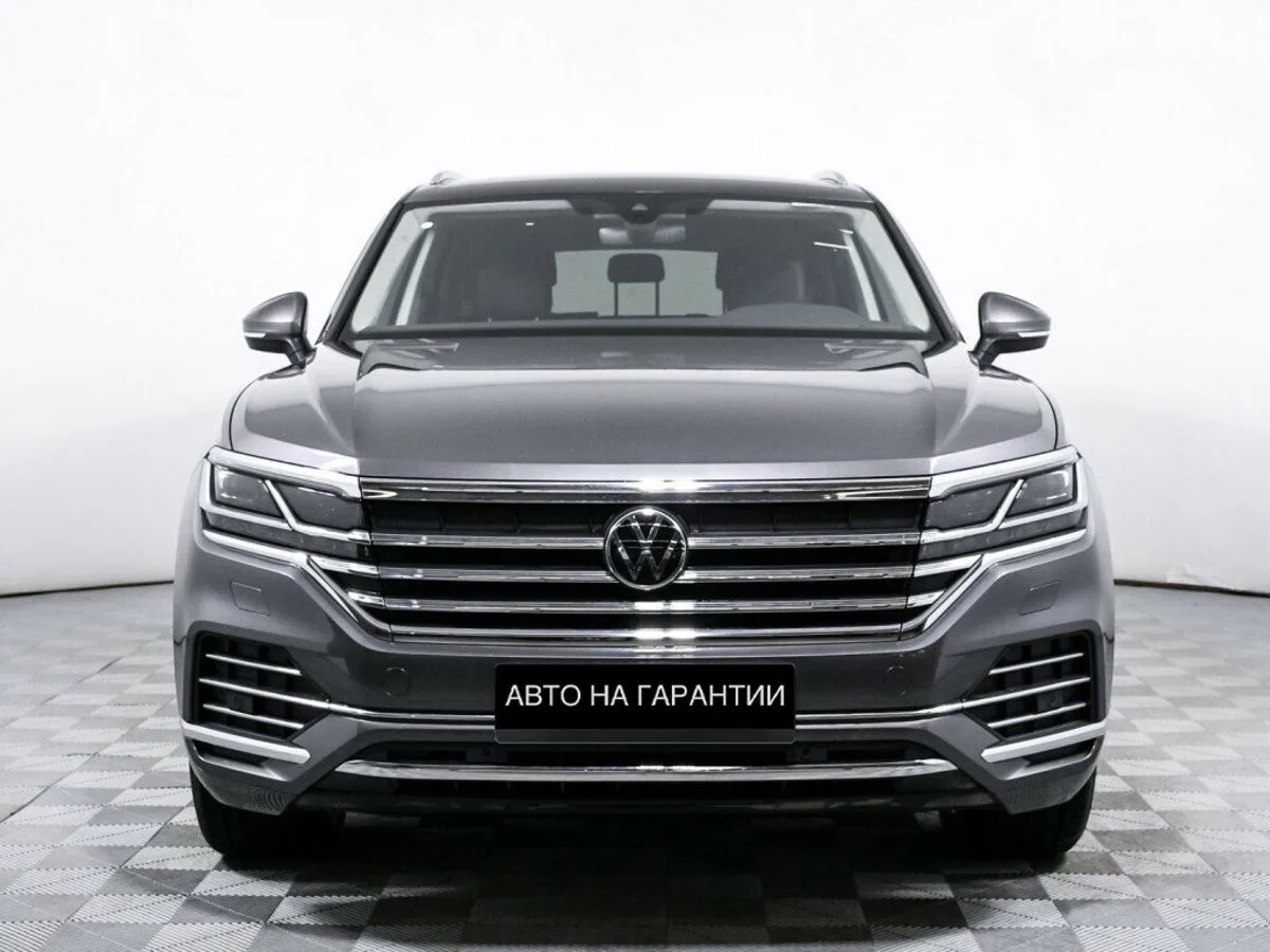 Volkswagen Touareg III — фото 2