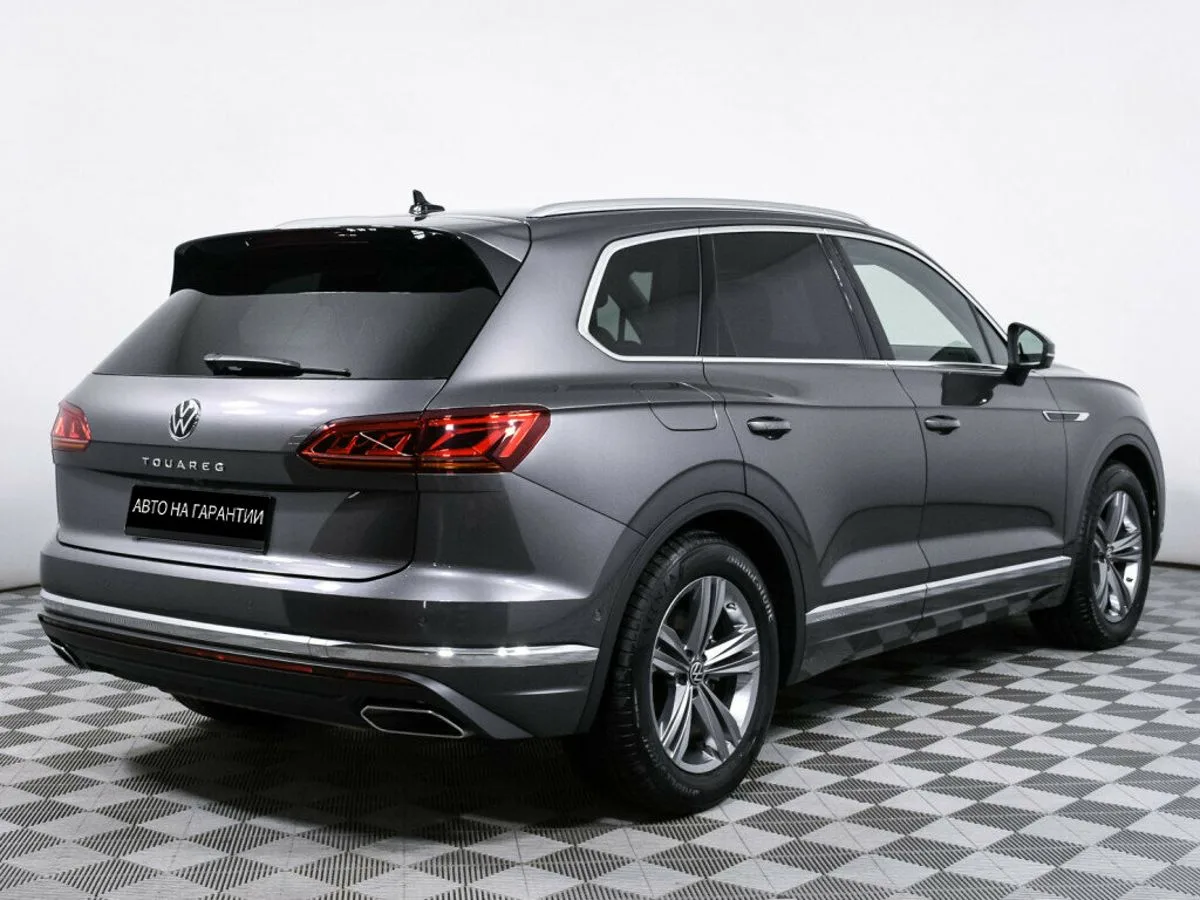 Volkswagen Touareg III — фото 3