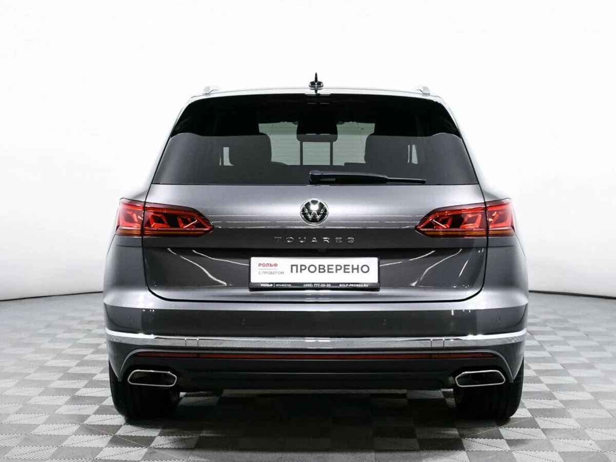 Volkswagen Touareg III — фото 4