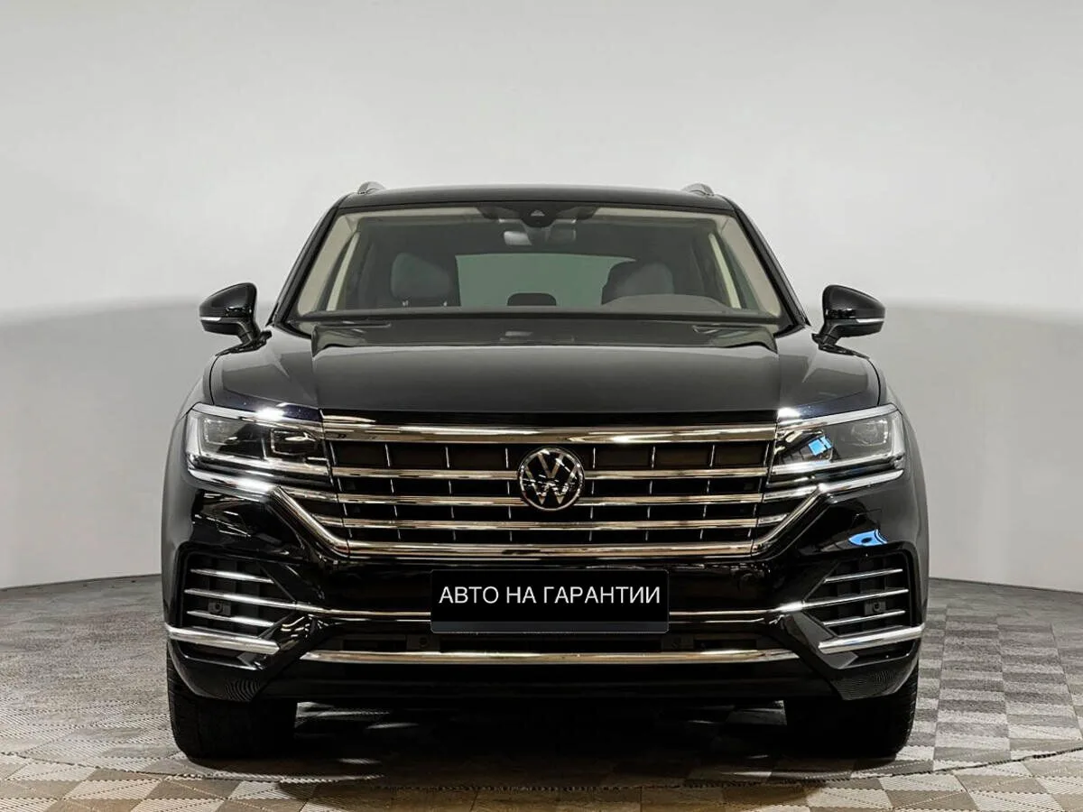 Volkswagen Touareg III — фото 2