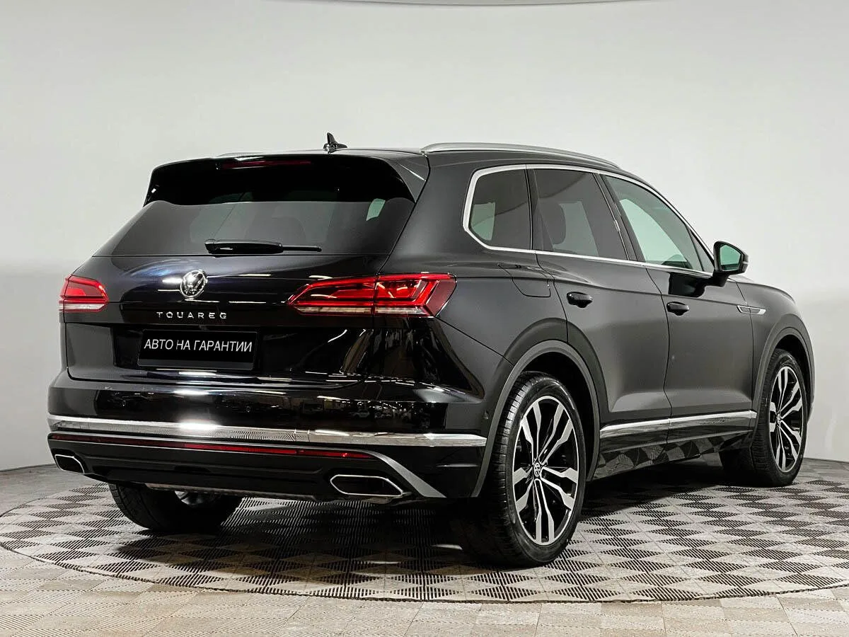 Volkswagen Touareg III — фото 3