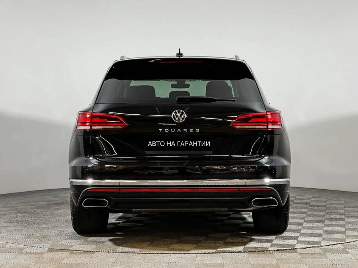 Volkswagen Touareg III — фото 4