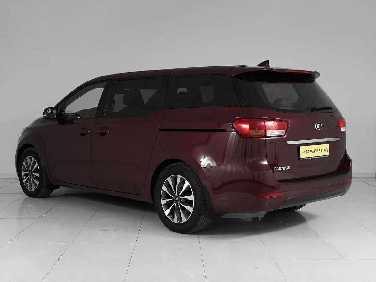 Kia Carnival III — фото 4