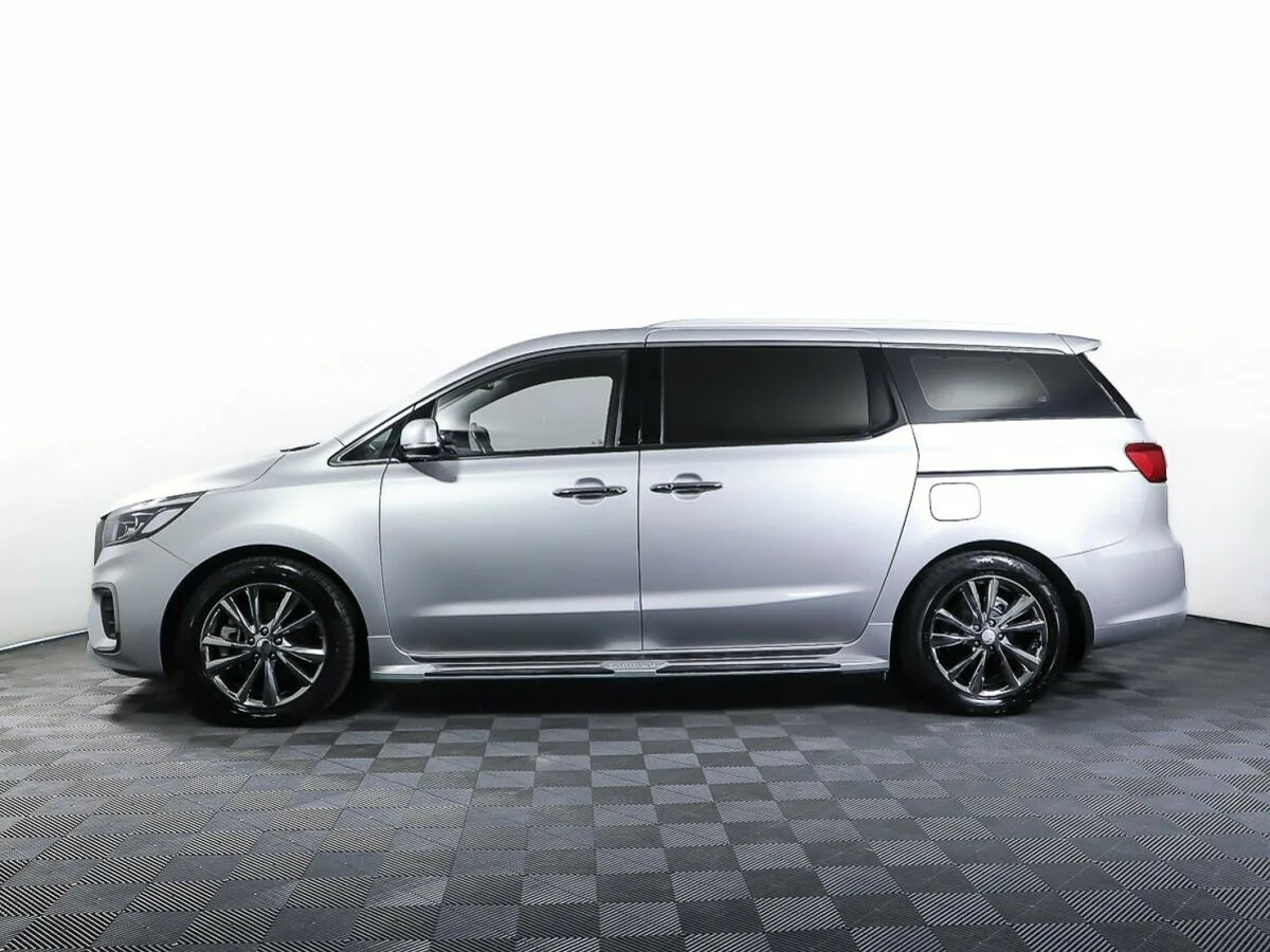 Kia Carnival III — фото 3