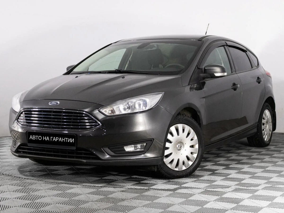 Ford Focus III Рестайлинг · White and Black