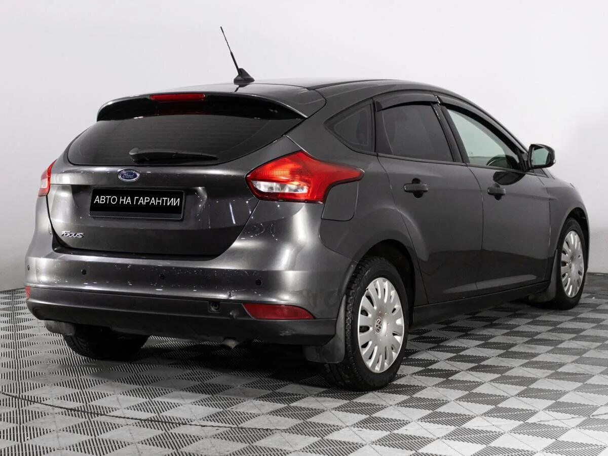 Ford Focus III Рестайлинг · White and Black — фото 5