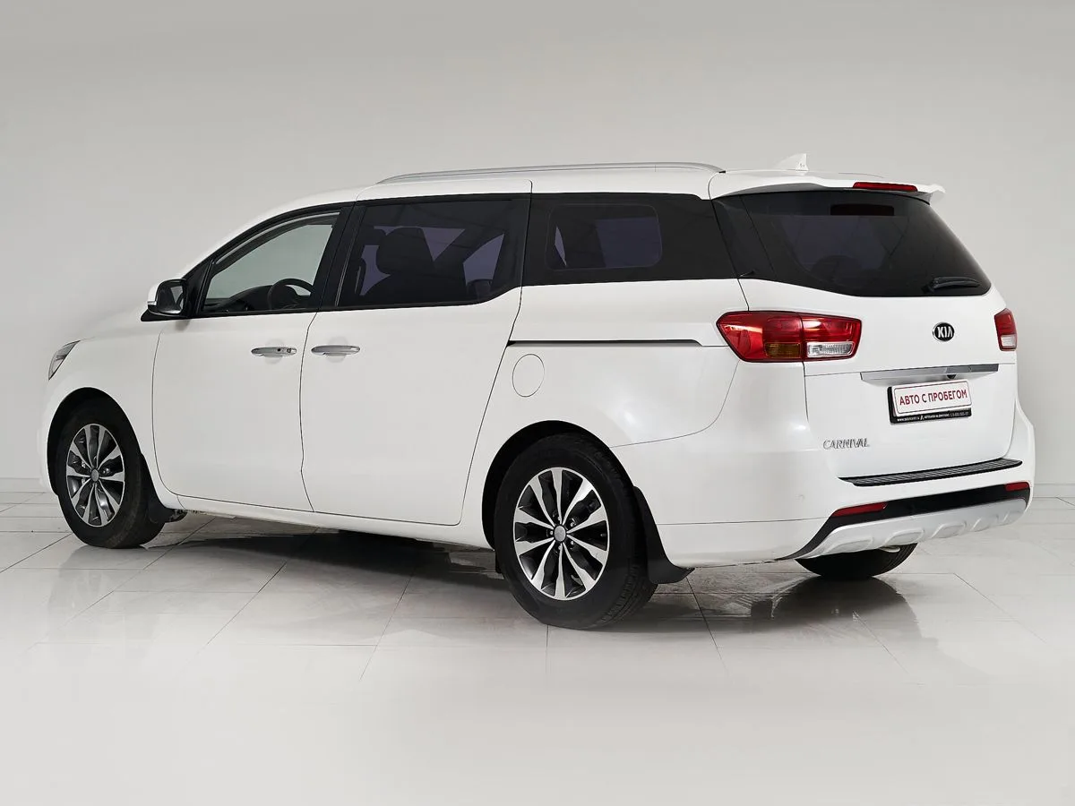 Kia Carnival III — фото 4
