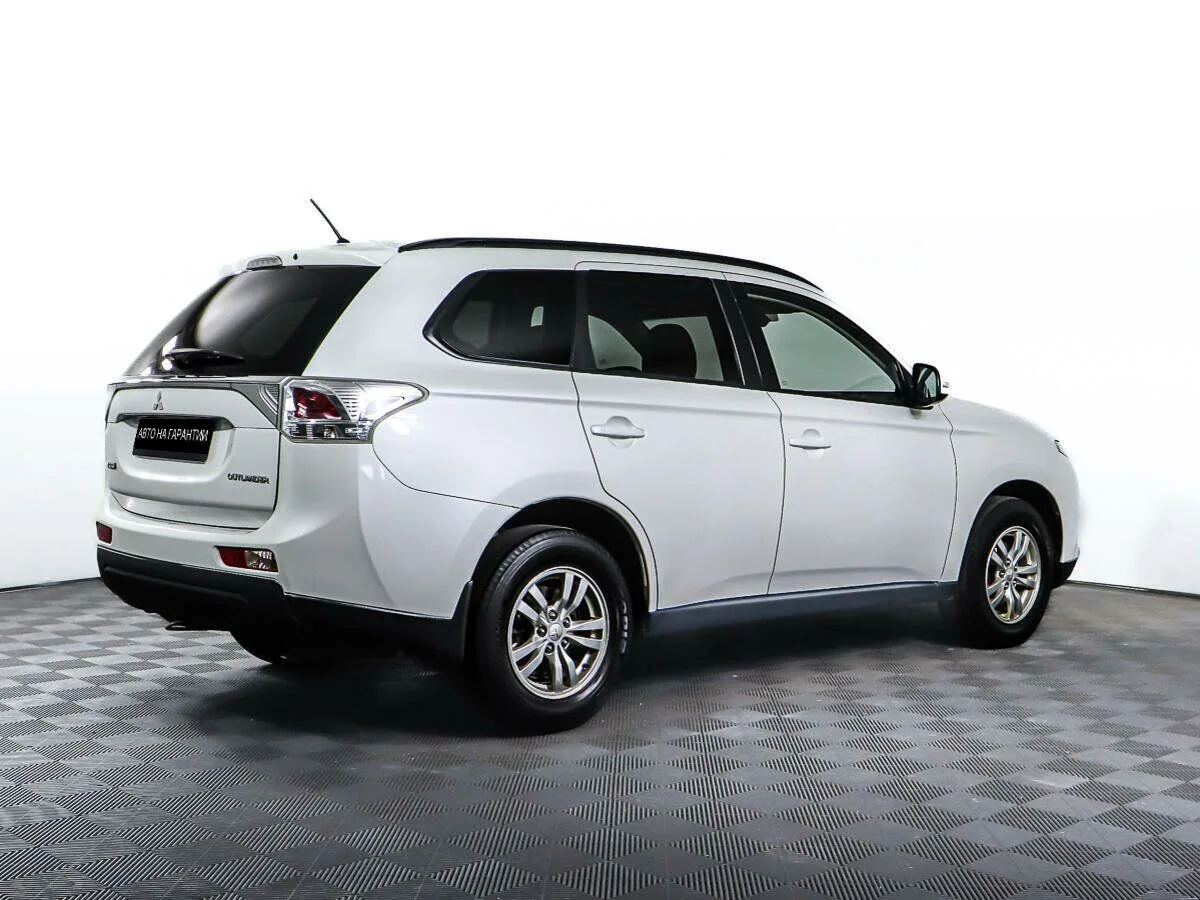 Mitsubishi Outlander III · Intense — фото 5