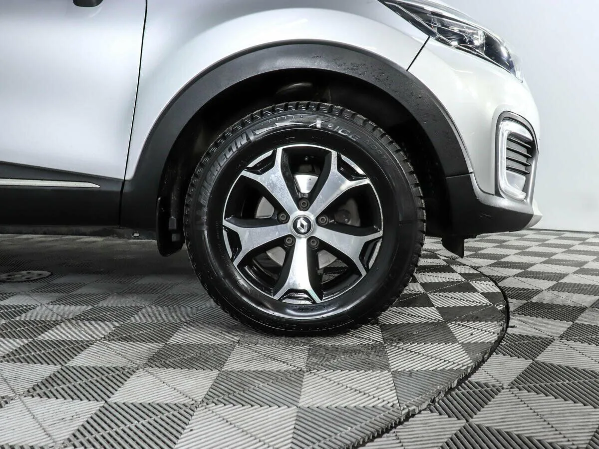 Renault Kaptur I · Drive — фото 5