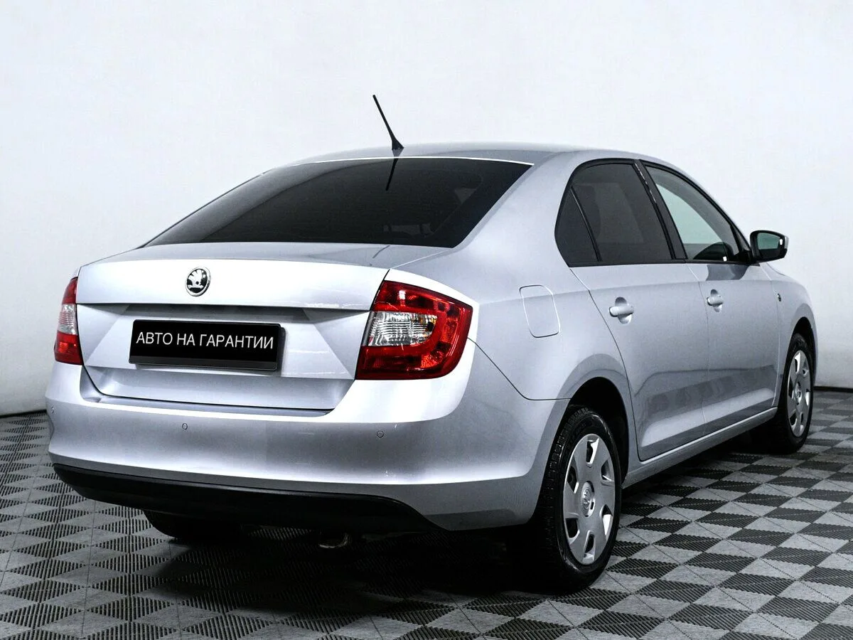 Skoda Rapid I — фото 3