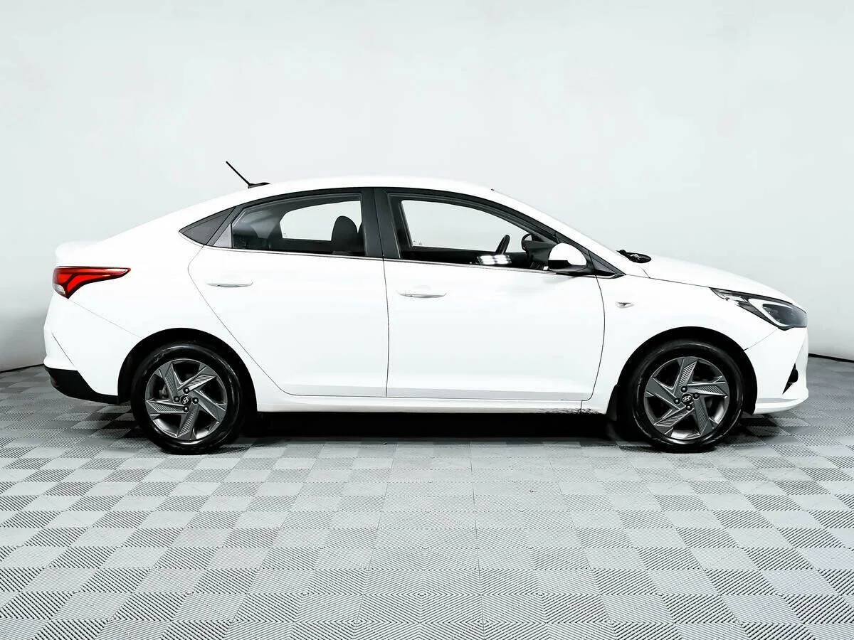 Hyundai Solaris II Рестайлинг · Elegance — фото 4