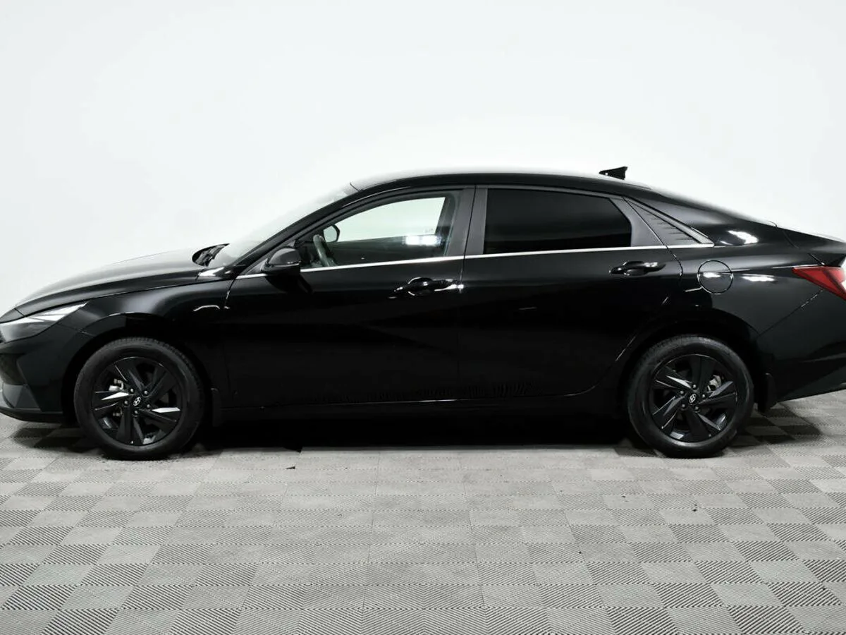 Hyundai Elantra VII (CN7) · Base Plus — фото 3