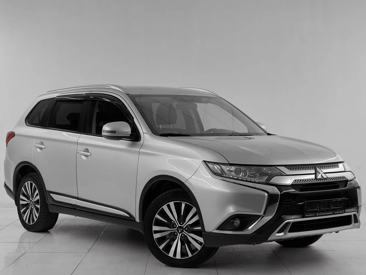 Mitsubishi Outlander III Рестайлинг 3 · Invite (2018-2021) — фото 3