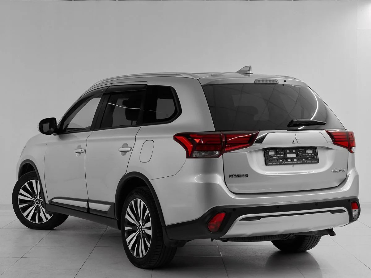 Mitsubishi Outlander III Рестайлинг 3 · Invite (2018-2021) — фото 4