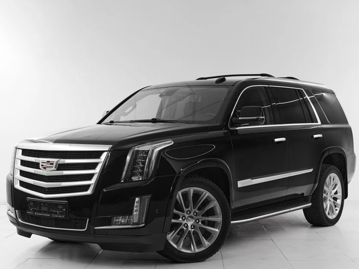 Cadillac Escalade IV · Luxury ESV