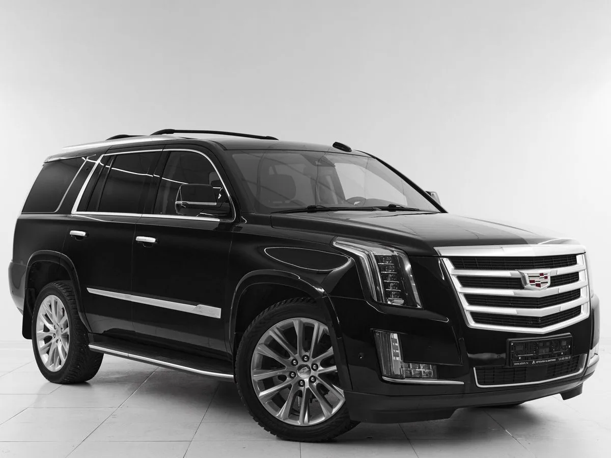 Cadillac Escalade IV · Luxury ESV — фото 3