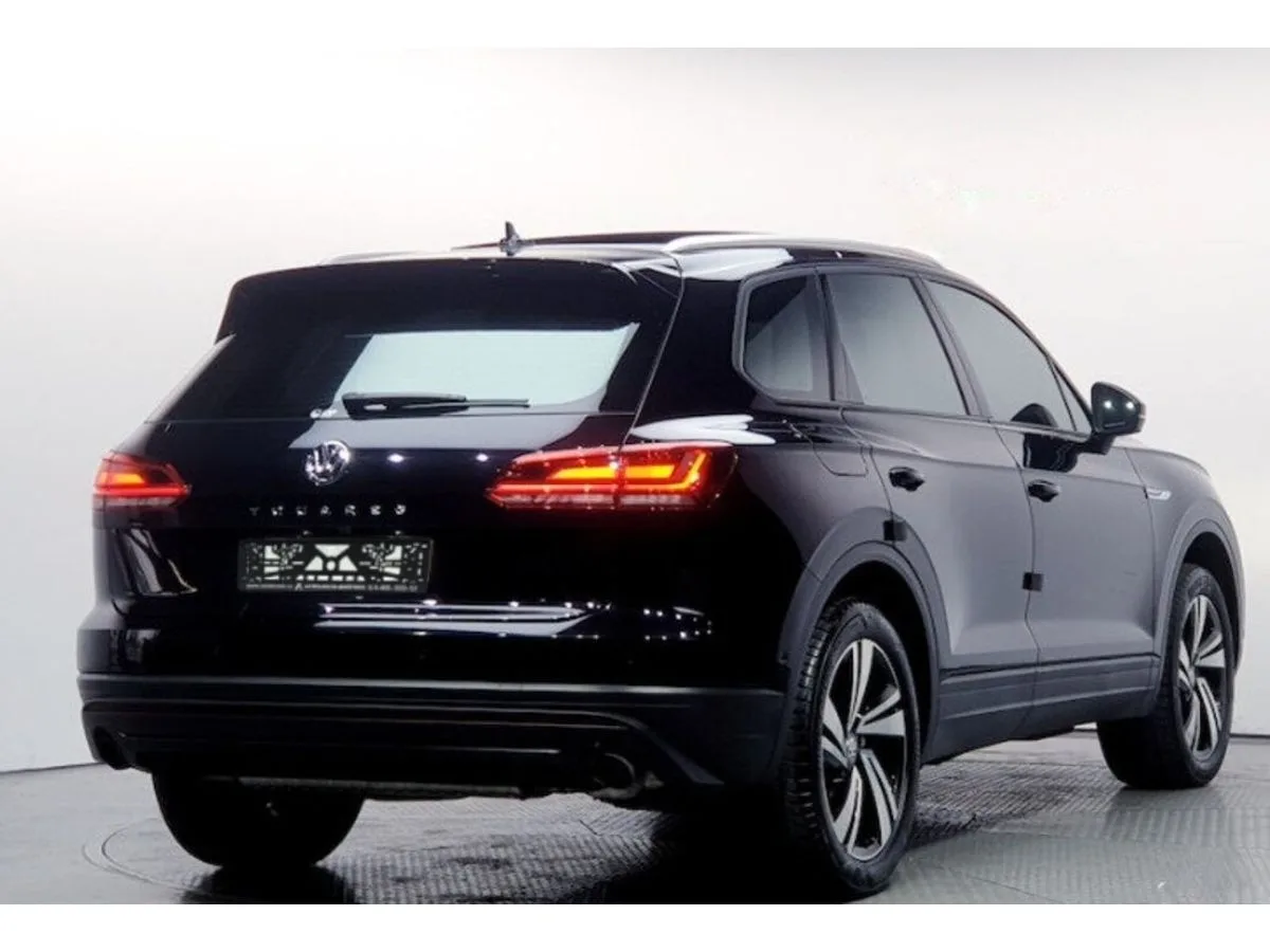 Volkswagen Touareg III — фото 2