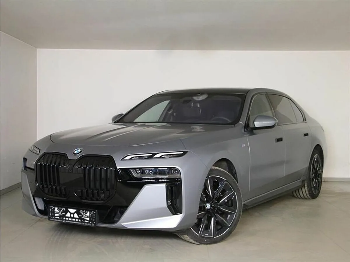 BMW 7 серии VII (G70)