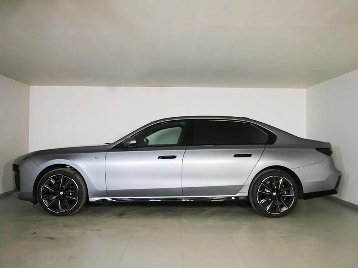 BMW 7 серии VII (G70) — фото 2