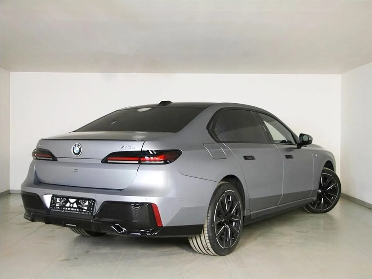 BMW 7 серии VII (G70) — фото 3