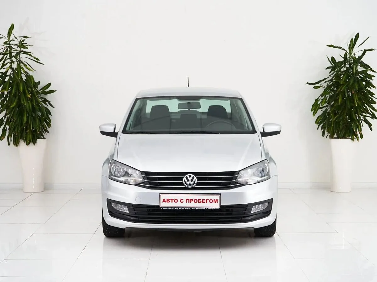 Volkswagen Polo V Рестайлинг — фото 2
