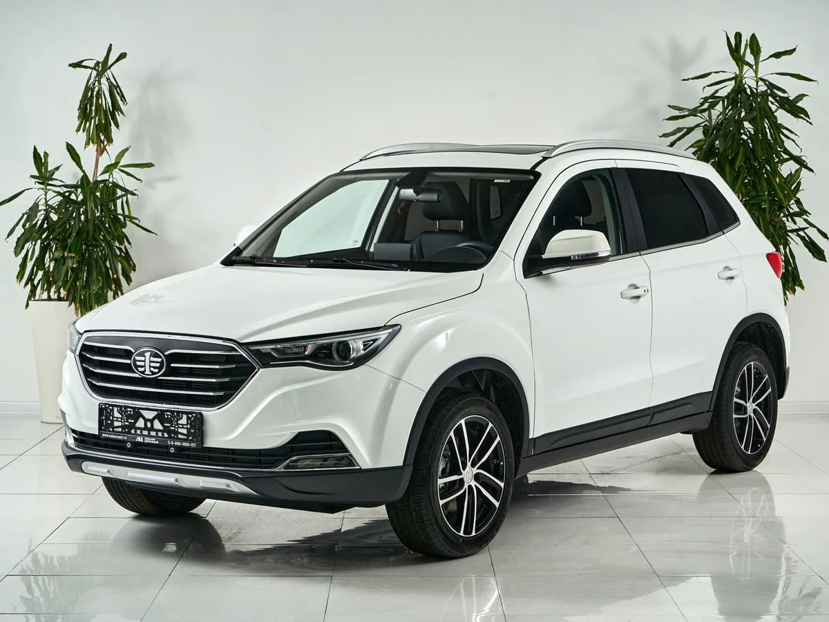 FAW Besturn X40 I · Luxury