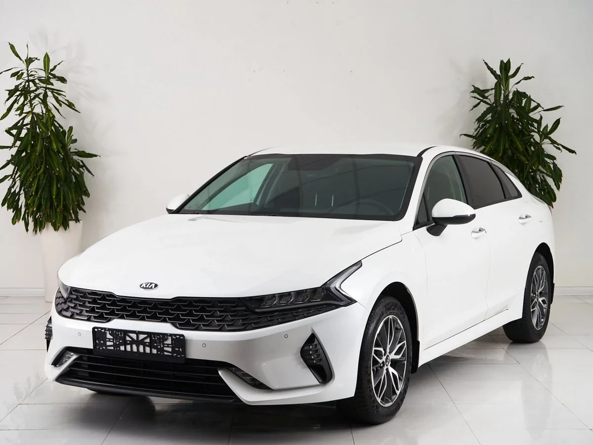 Kia K5 III · Style