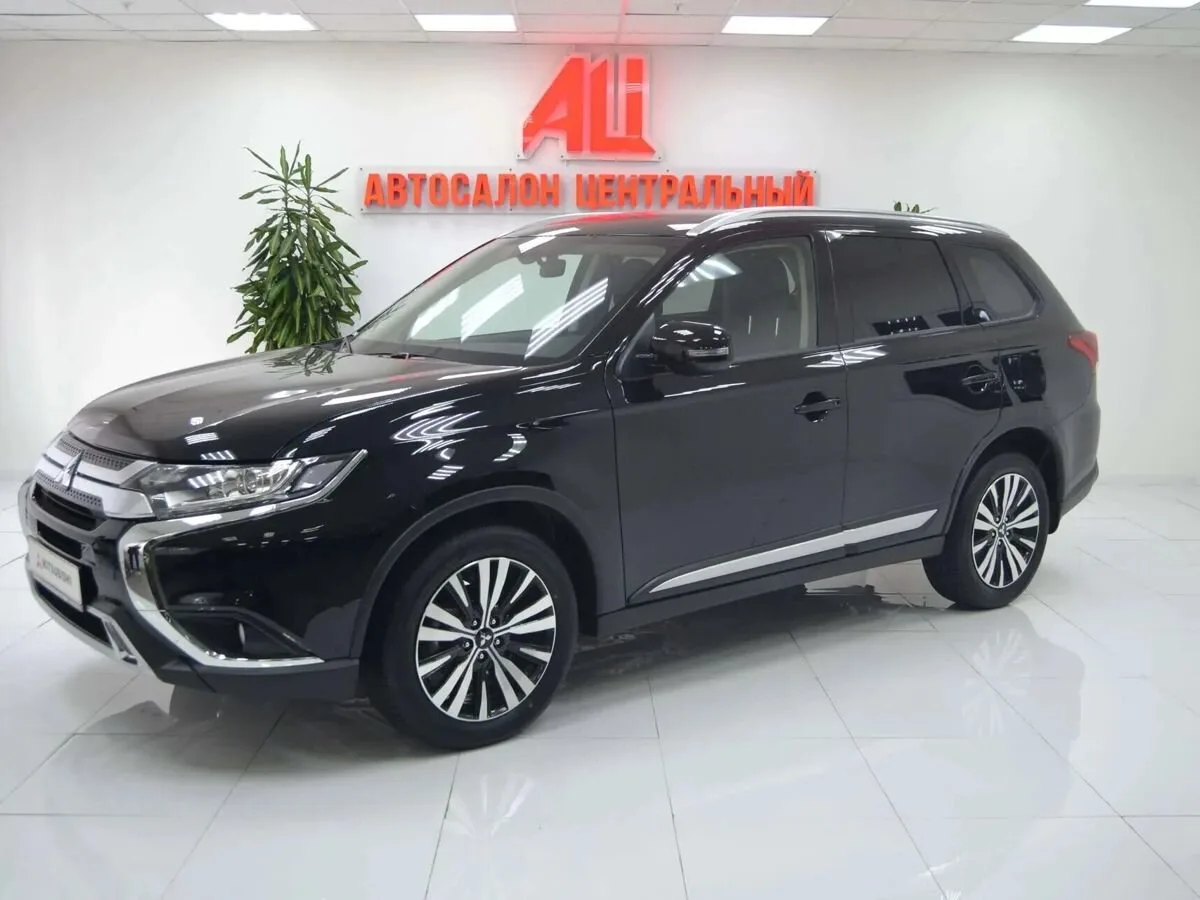 Mitsubishi Outlander III Рестайлинг 3 · Invite