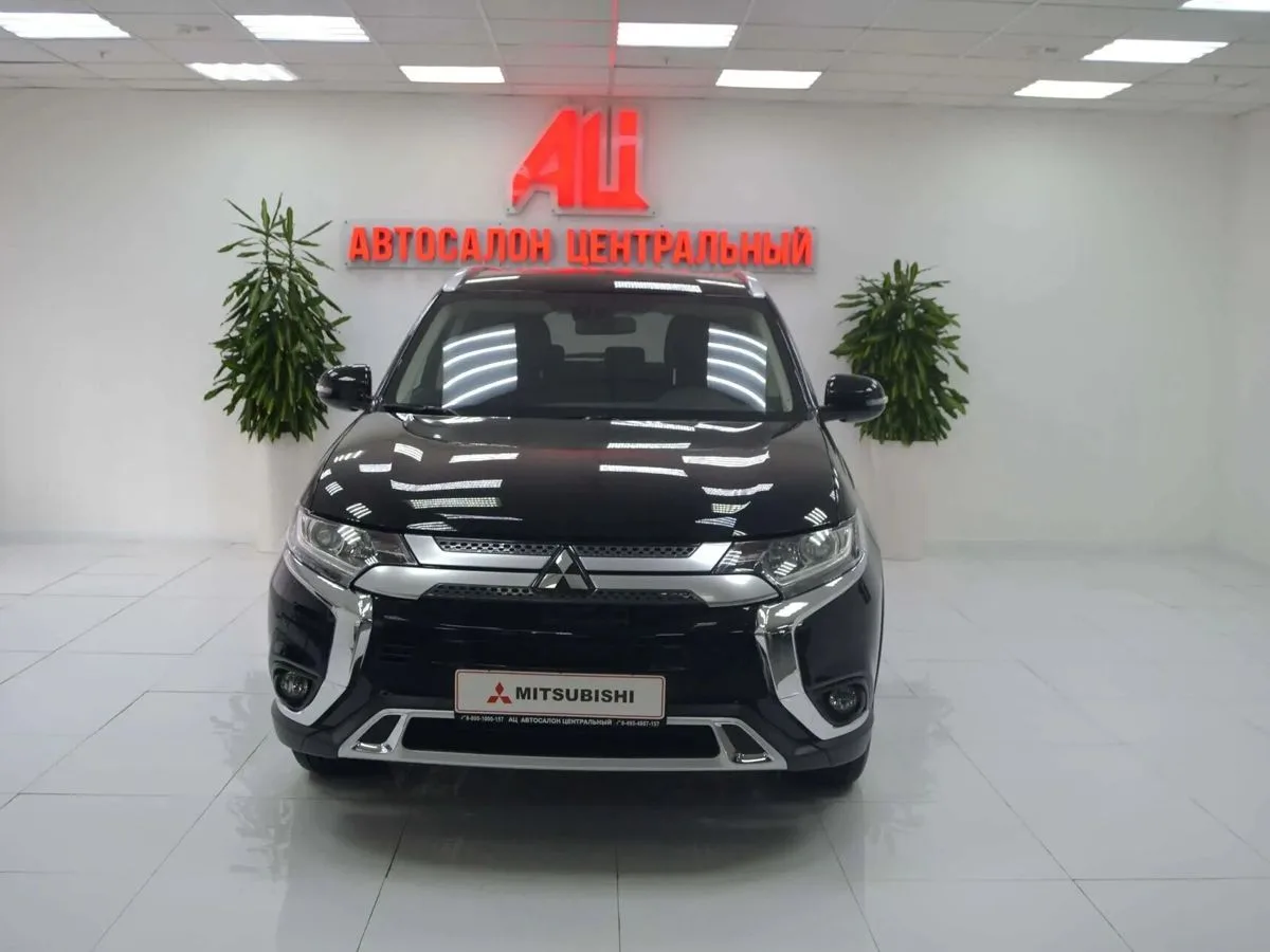 Mitsubishi Outlander III Рестайлинг 3 · Invite — фото 2