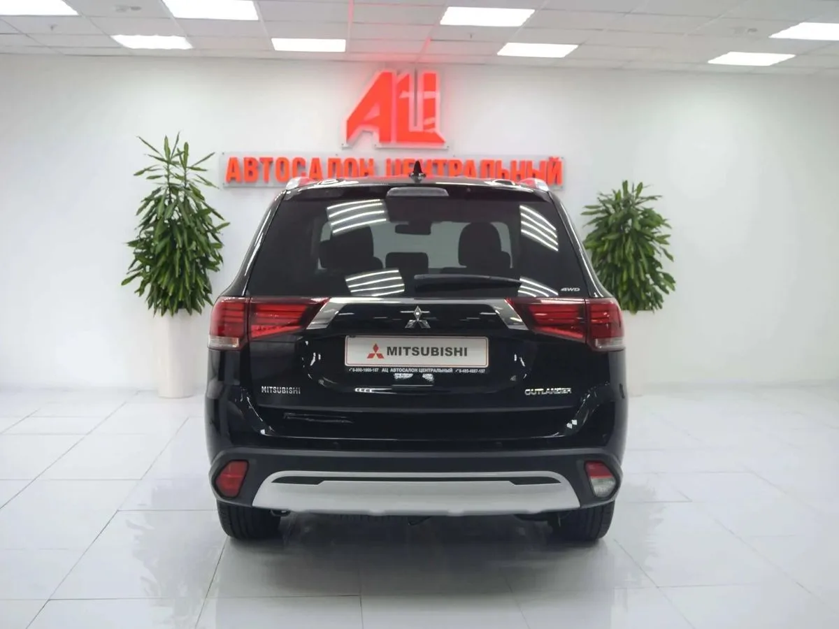 Mitsubishi Outlander III Рестайлинг 3 · Invite — фото 4