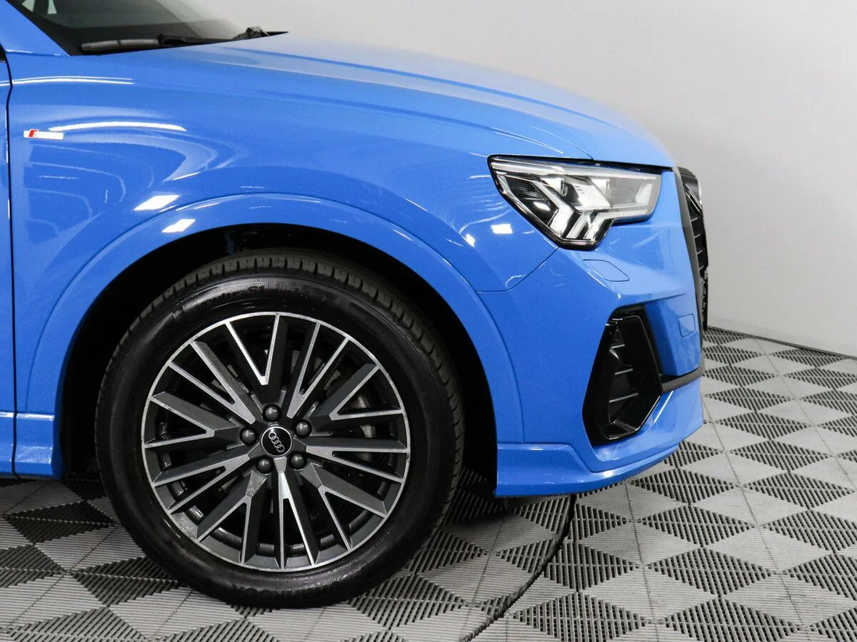 Audi Q3 II (F3) · Design 40 TFSI quattro S tronic — фото 3
