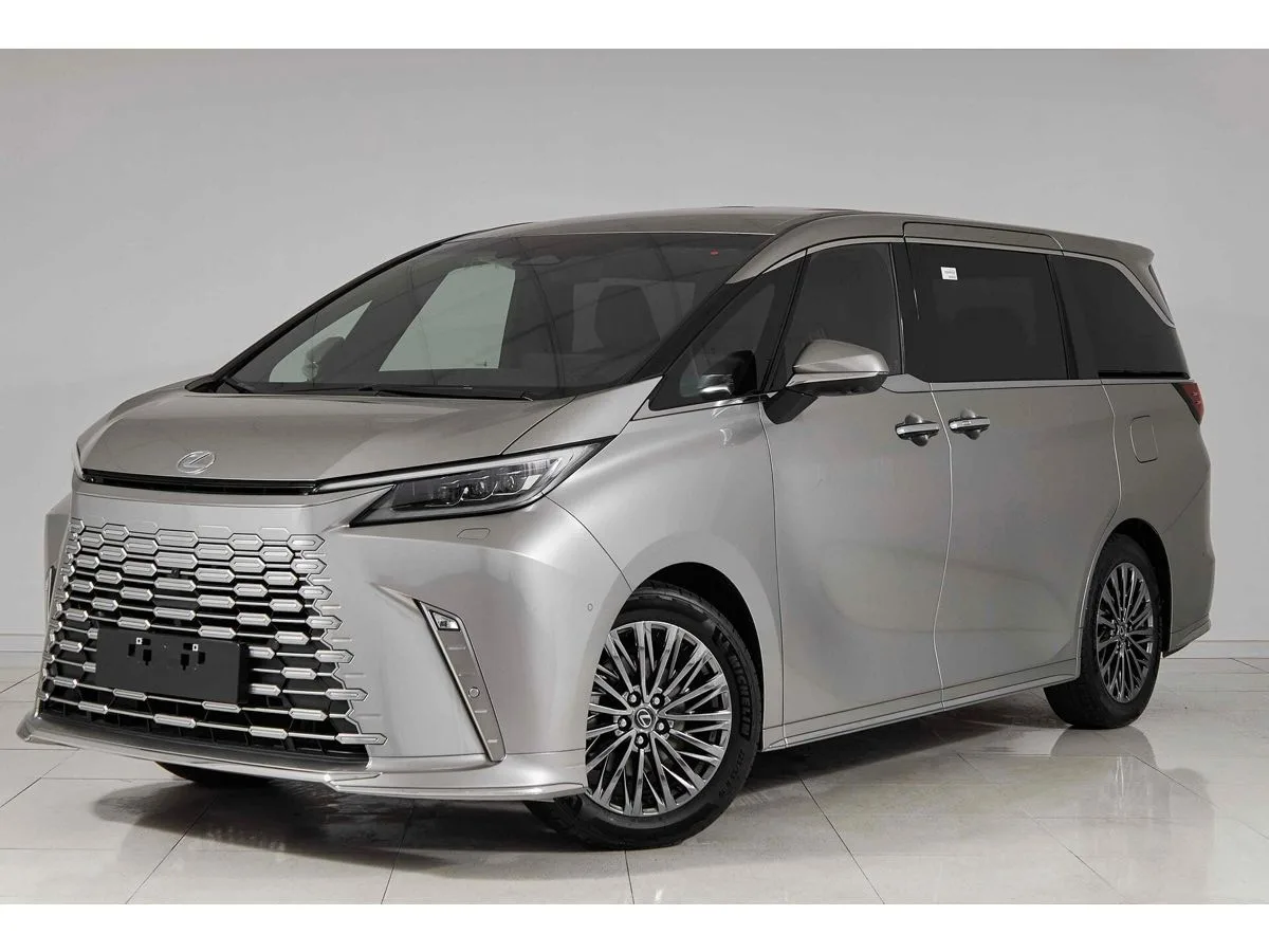 Lexus LM II