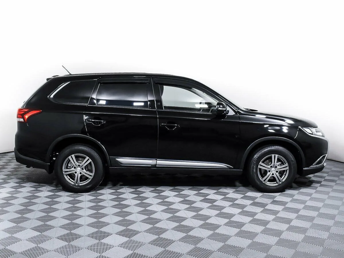 Mitsubishi Outlander III Рестайлинг 2 · Invite — фото 4